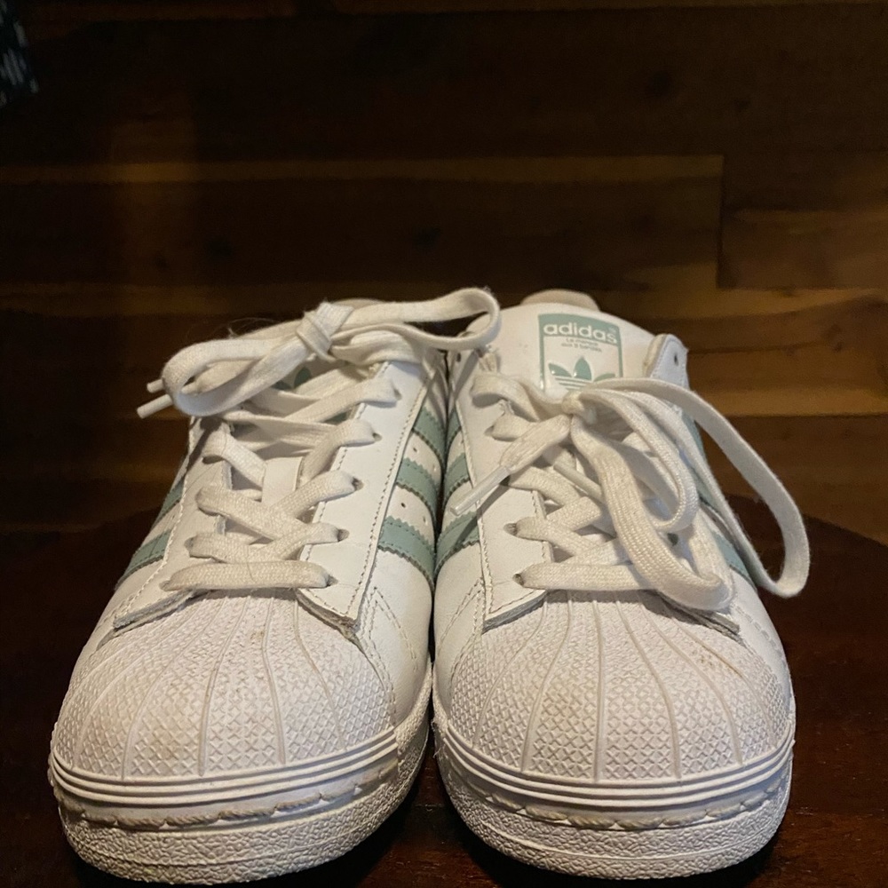 Addias Superstars: